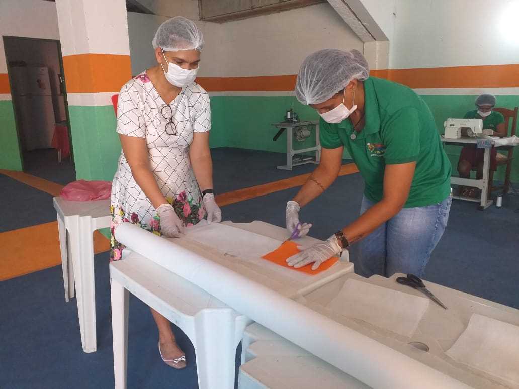 Camacã: Secretaria de Assistência Social confecciona máscaras e faz doações11